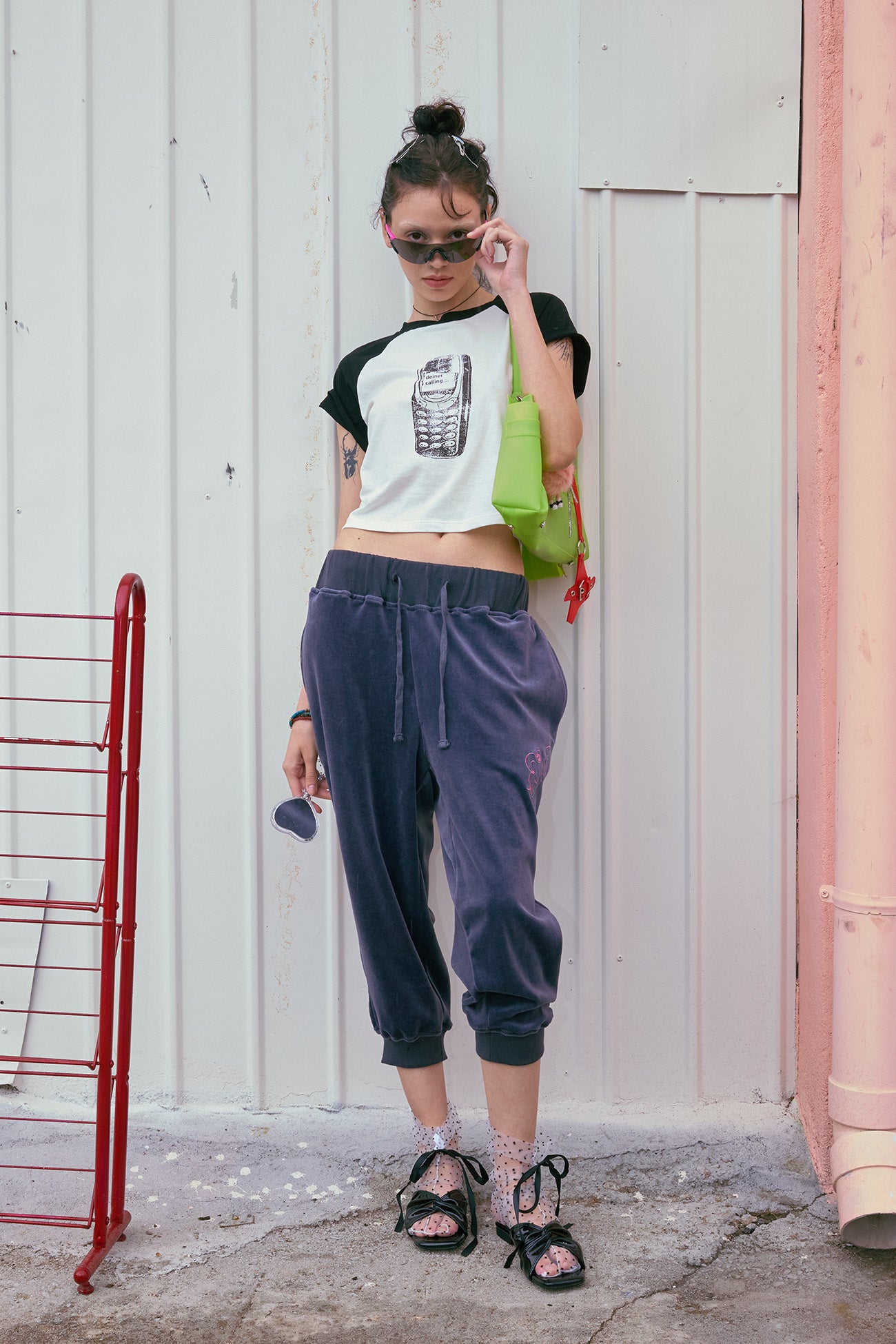 Deinet - Rose Typo Capri Jogger Pants (Charcoal) product image 4 | TRAB K-Fashion Australia
