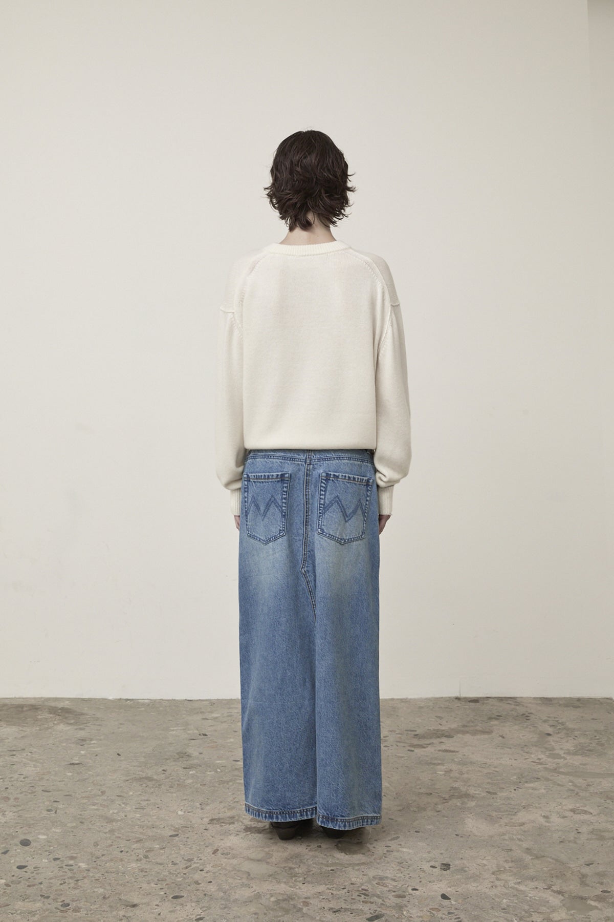 Matin Kim - Color Trim Line Logo Pullover (Ivory) product image 12 | TRAB K-Fashion Australia