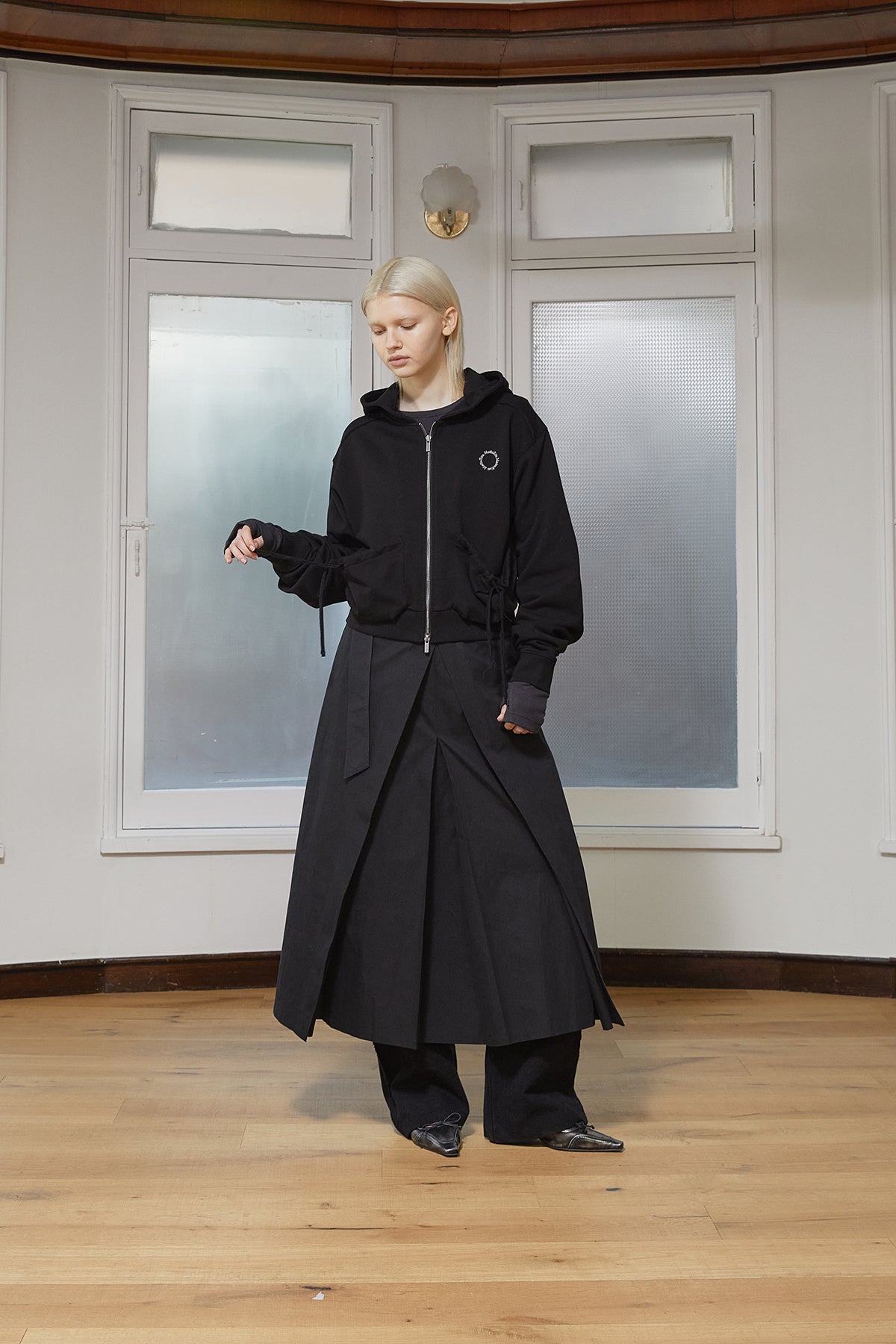 Matin Kim - Volume Pocket Crop Hoody Zip Up (Black) product image 11 | TRAB K-Fashion Australia