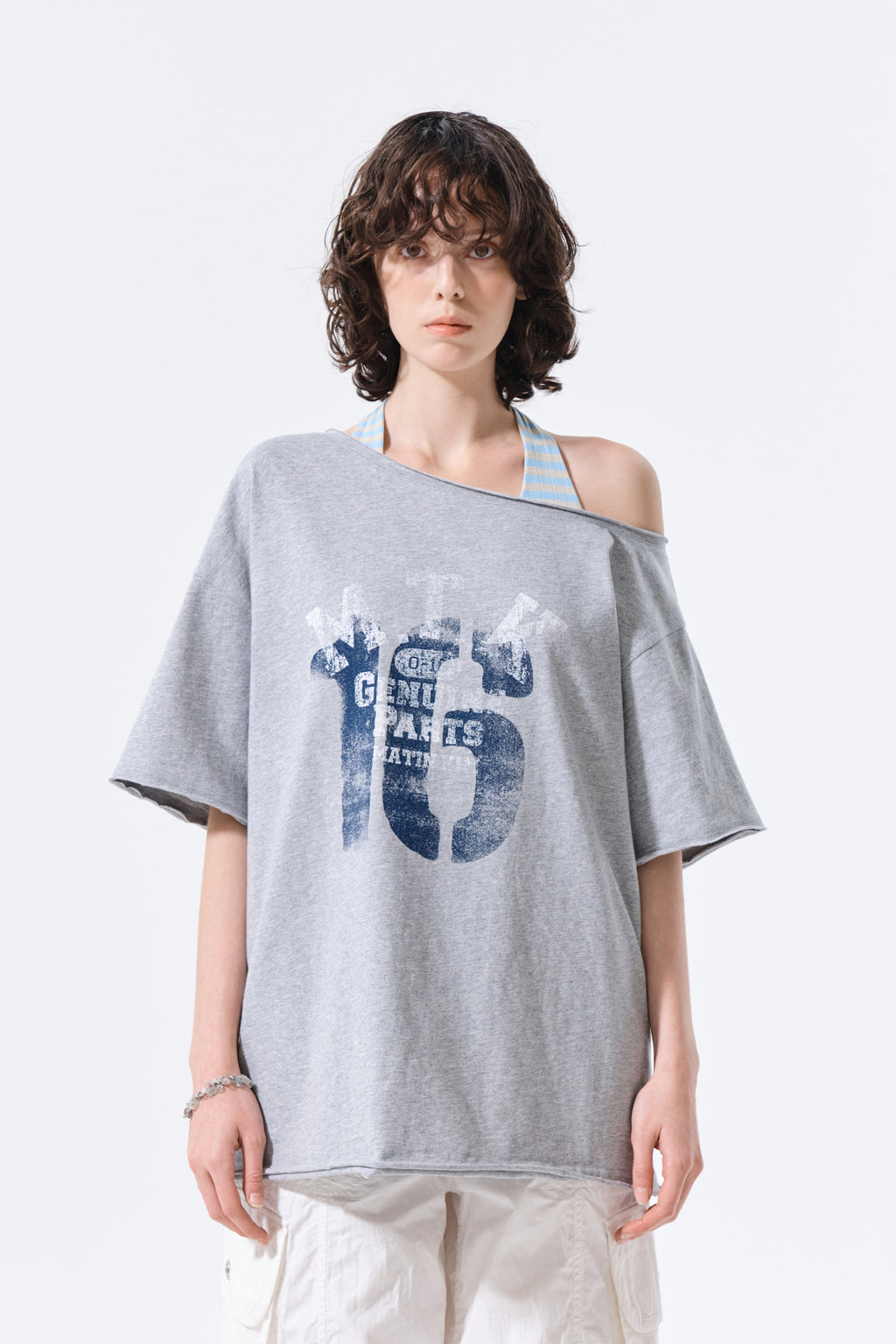 Matin Kim - [Pre-Order – Ships July 3] Mtk 16 Graffiti Logo Asymmetric Top (Grey) product image 7 | TRAB K-Fashion Australia