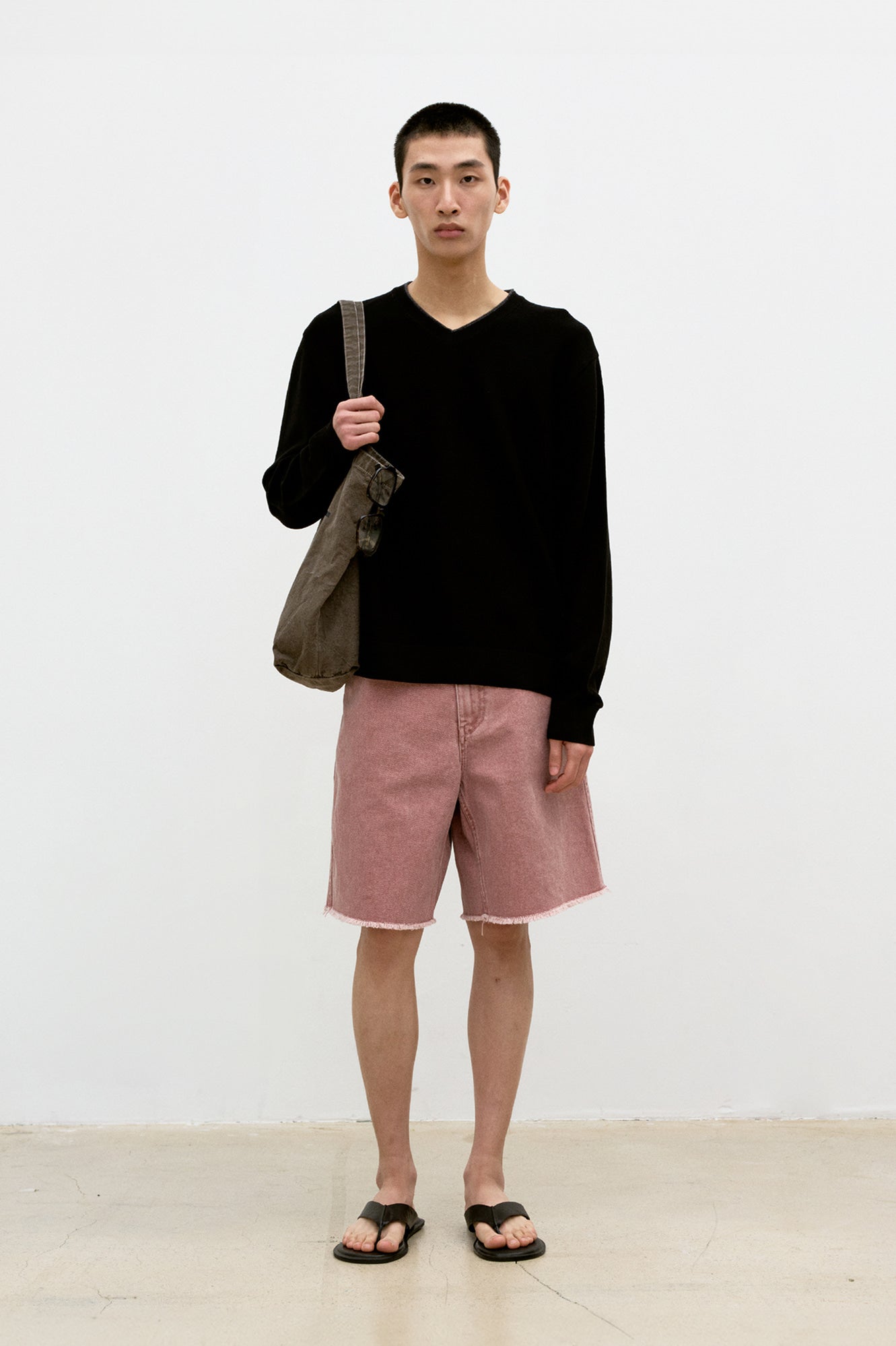 Coor - V-Neck Merino Wool Layered Sweater (Black) product image 2 | TRAB K-Fashion Australia
