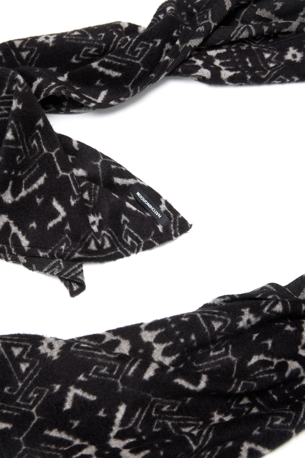 Hatchingroom - Fleece Jacquard Muffler (Black) product image 5 | TRAB K-Fashion Australia