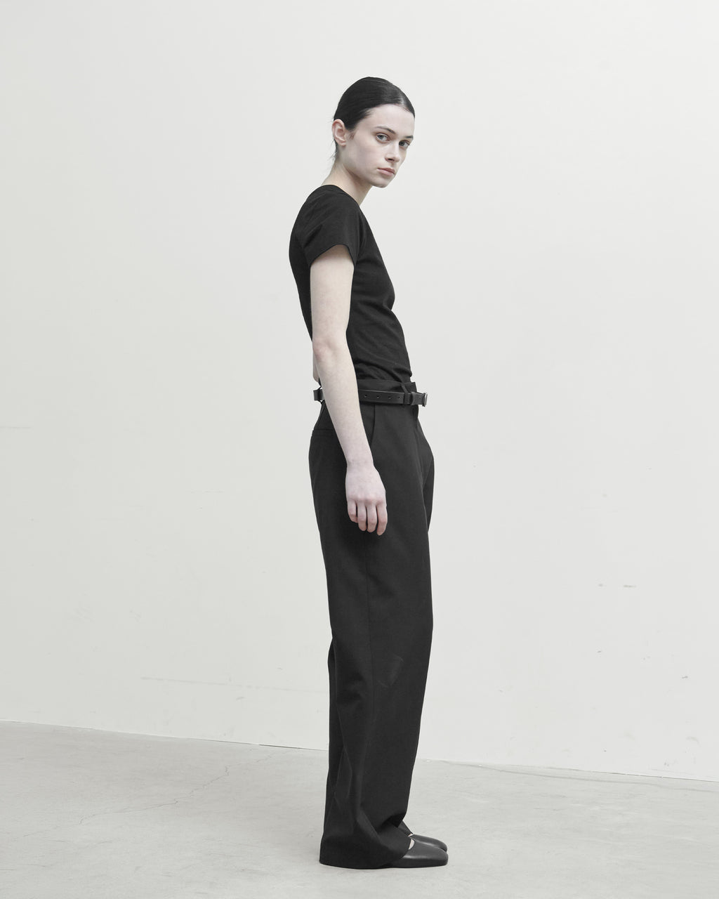 Brownyard - Essential T Shirt (Black) product image 1 | TRAB K-Fashion Australia