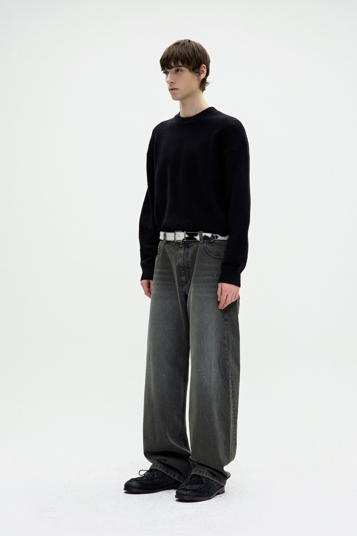 Coor - Wool Cropped Crewneck Sweater (Black) product image 3 | TRAB K-Fashion Australia