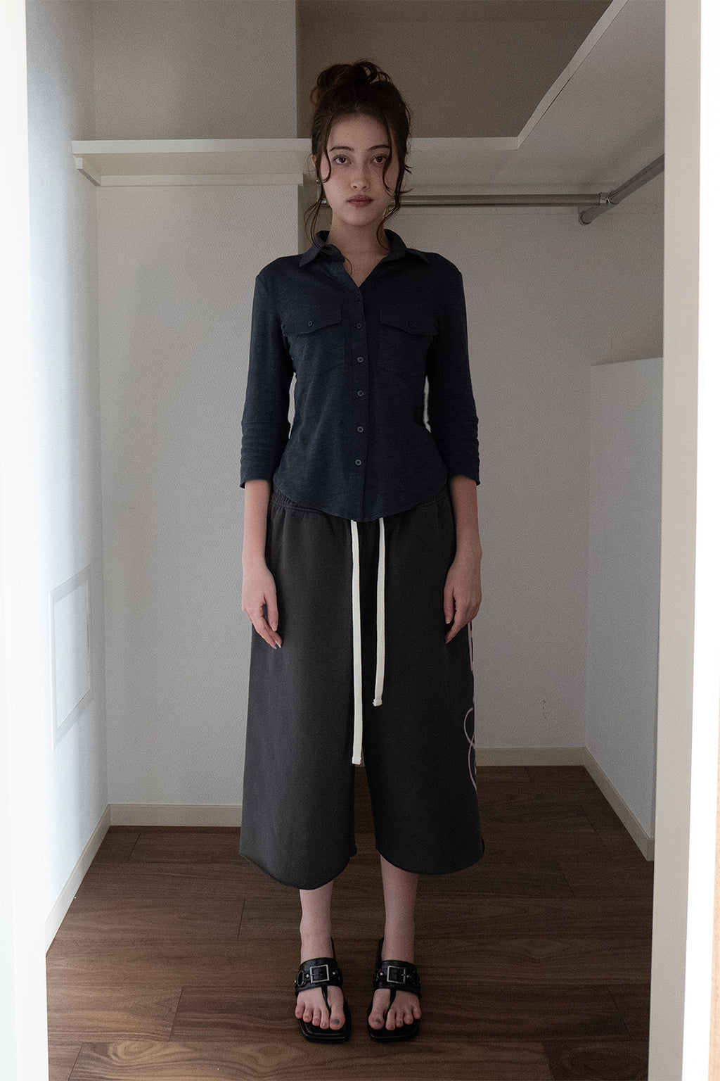 Deinet - Dn Script Sweat Bermuda Pants (Charcoal) product image 1 | TRAB K-Fashion Australia