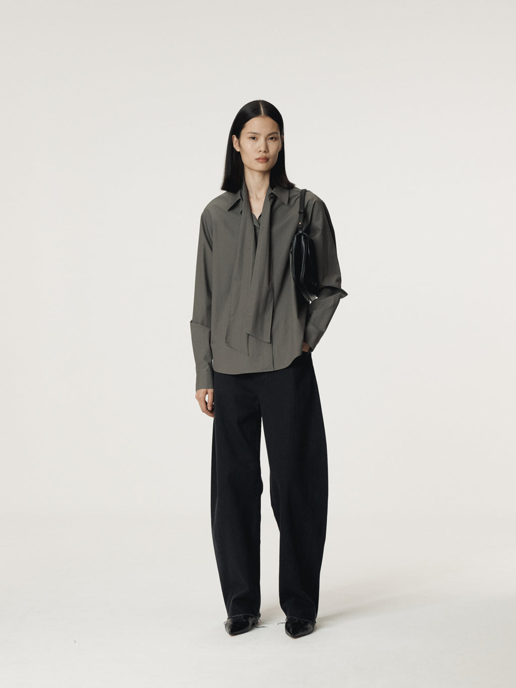 Recto - 90S High-Rise Curved Leg Jeans (Black) product image 4 | TRAB K-Fashion Australia