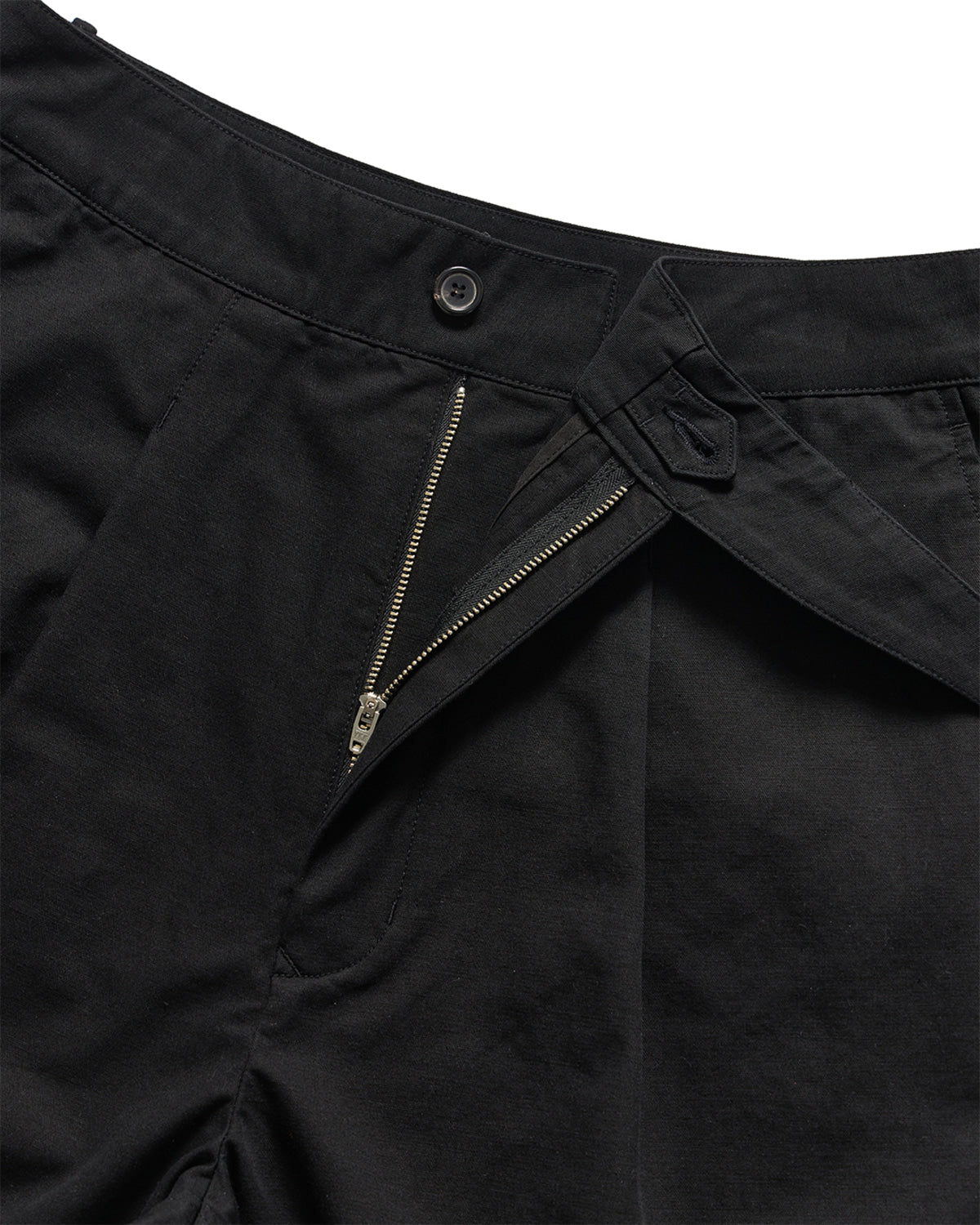 Eastlogue - Single Belted Bermuda Shorts (Black) product image 4 | TRAB K-Fashion Australia