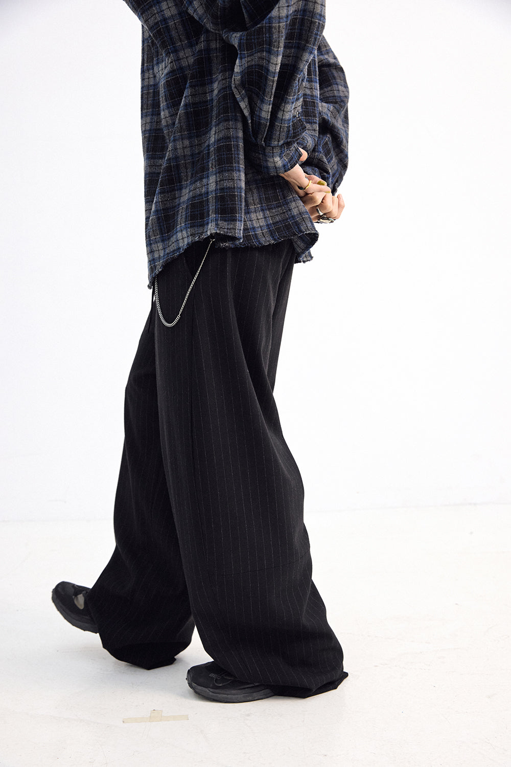Hatchingroom - Wide Curve Trousers Stripe (Black) product image 10 | TRAB K-Fashion Australia