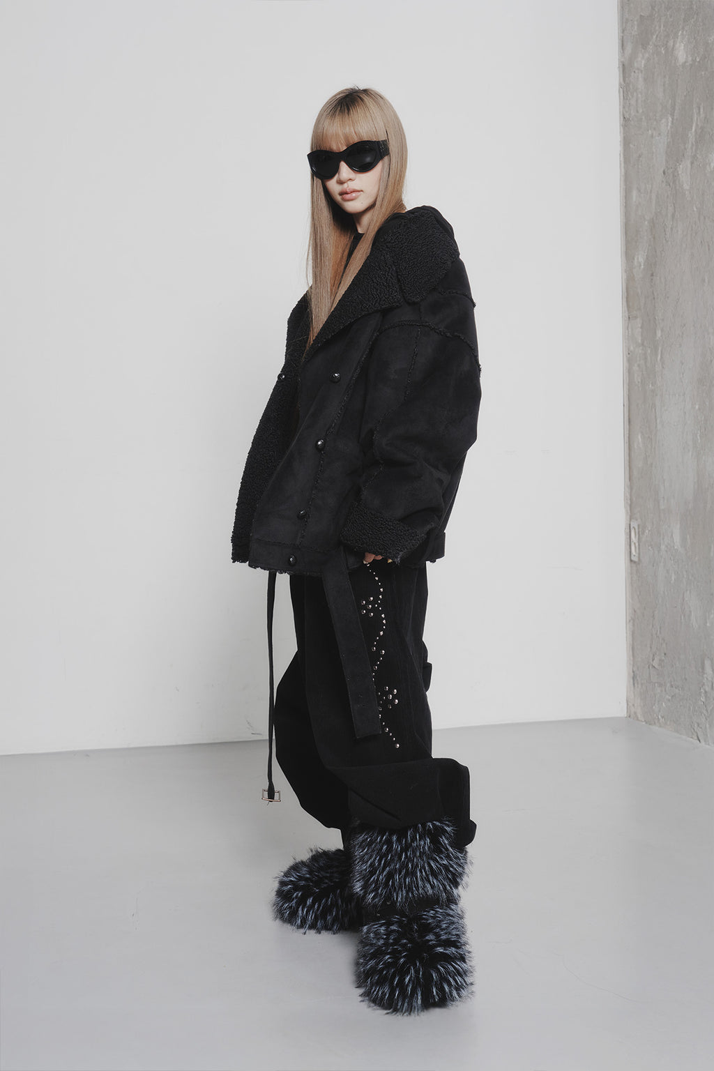 Deinet - Button Up Belted Shearling Jacket (Black) product image 6 | TRAB K-Fashion Australia