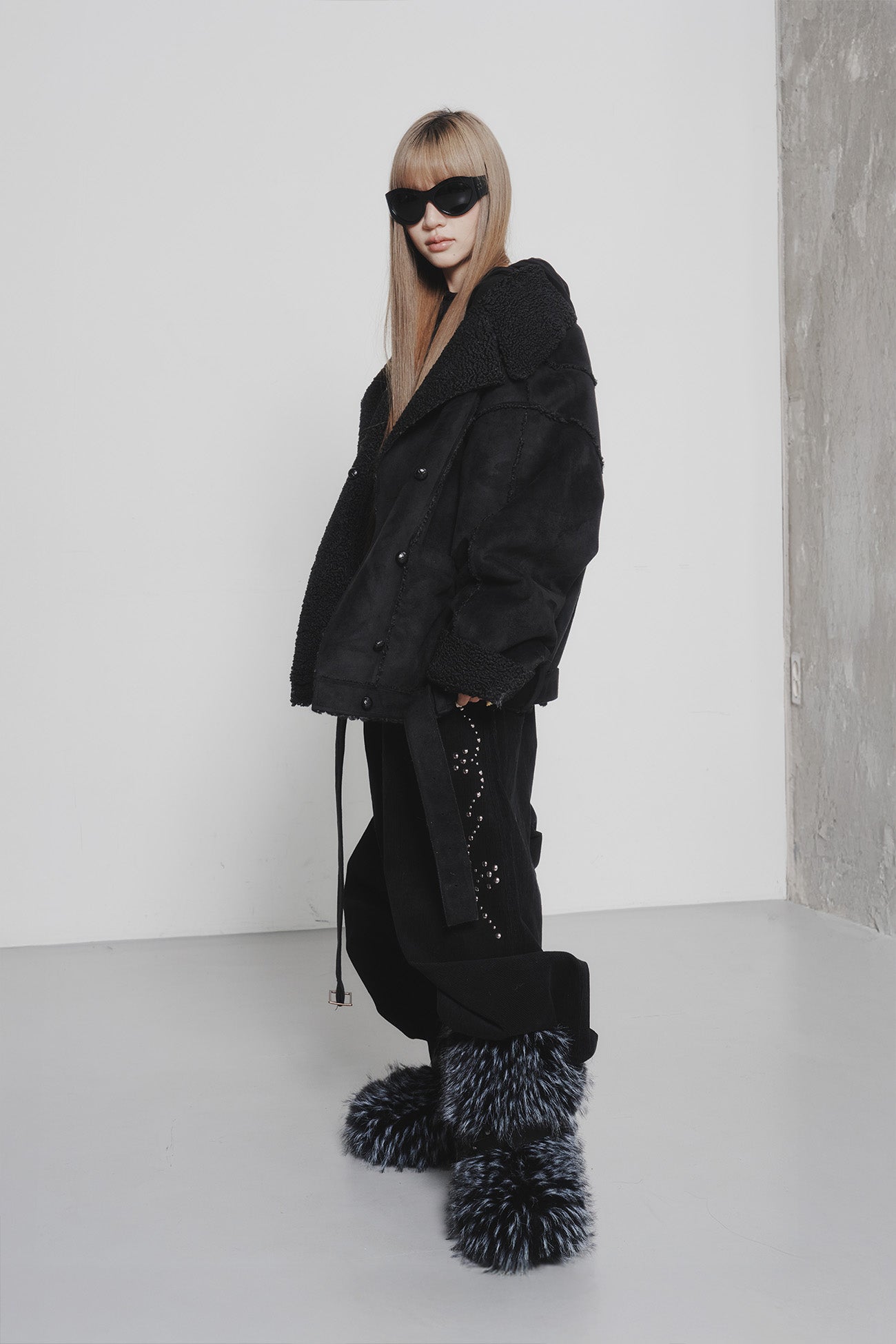 Deinet - Button Up Belted Shearling Jacket (Black) product image 6 | TRAB K-Fashion Australia