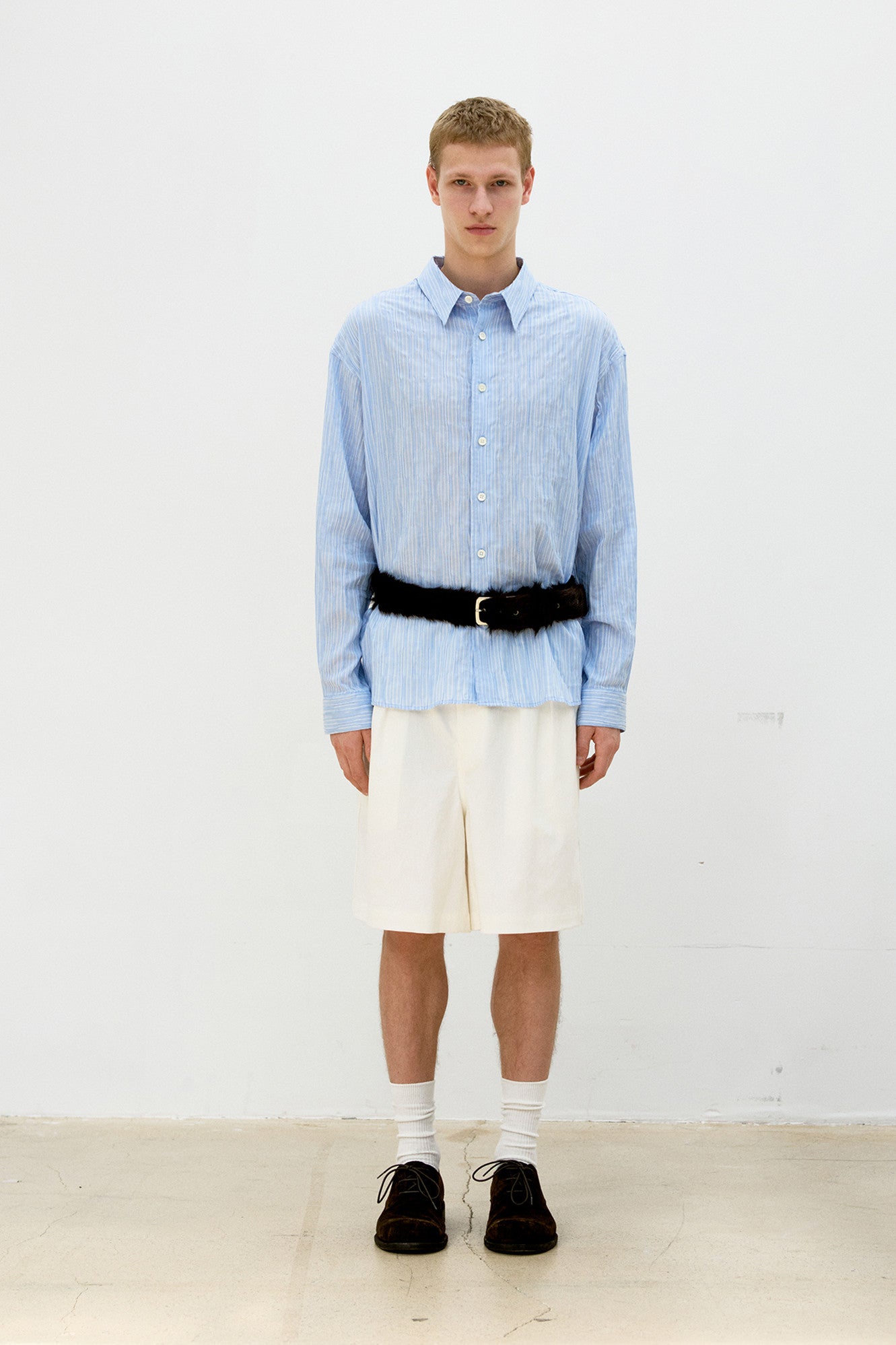 Coor - Two Tuck Linen Short Pants (White) product image 2 | TRAB K-Fashion Australia