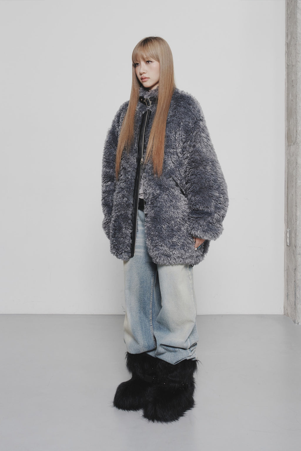 Deinet - Bizzo Point Faux Fur Jumper (Charcoal) product image 3 | TRAB K-Fashion Australia