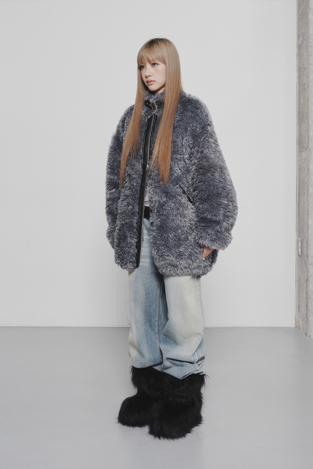 Deinet - Bizzo Point Faux Fur Jumper (Charcoal) product image 3 | TRAB K-Fashion Australia