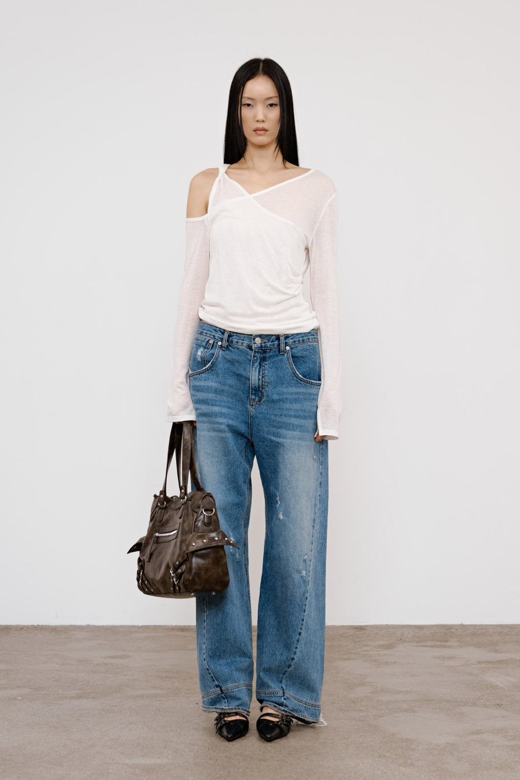 Deinet - One Shoulder Draped Asymmetric Top (White) product image 1 | TRAB K-Fashion Australia