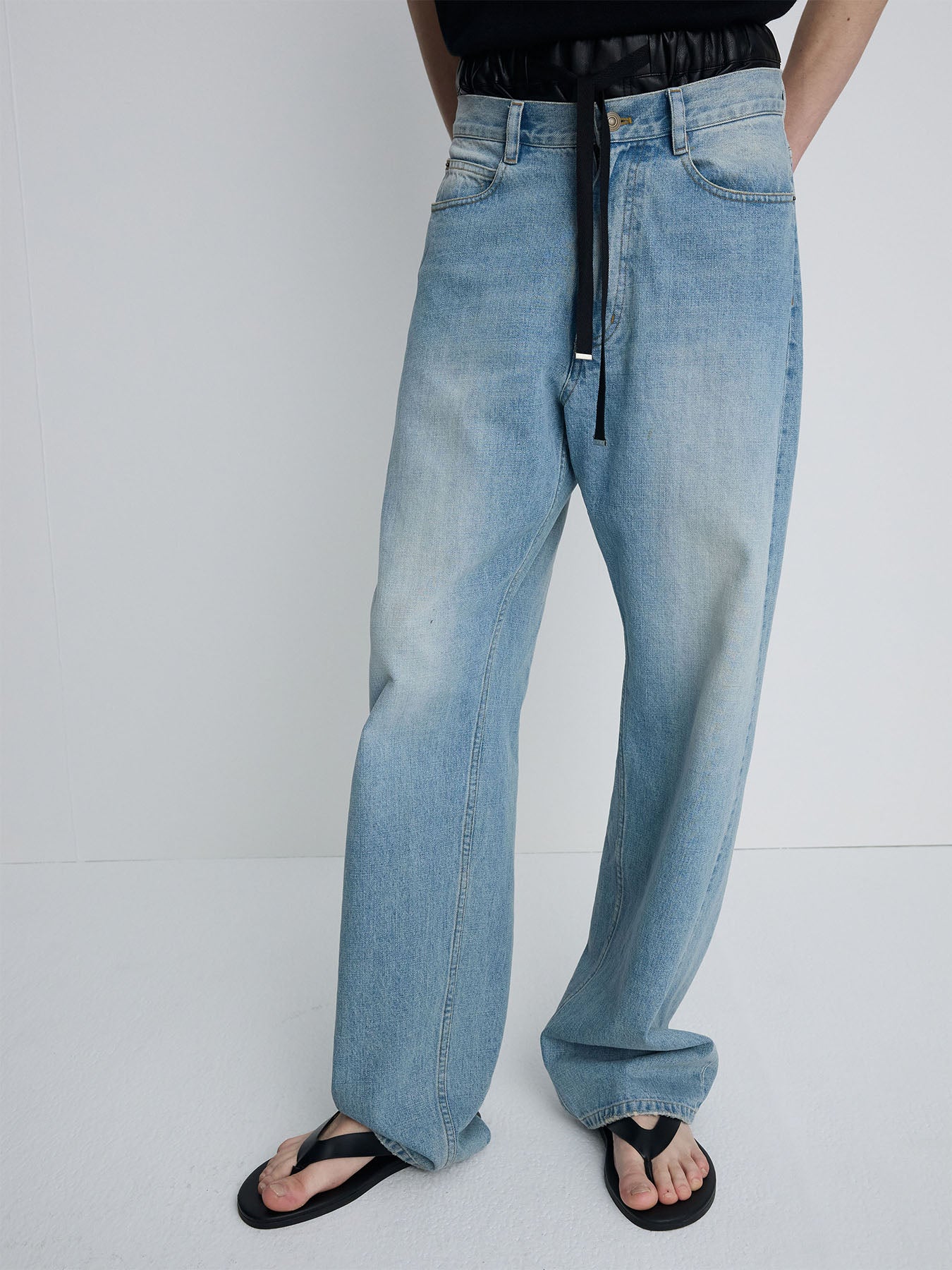 Tonywack - Wide Tapered Low Denim Jeans (Faded Light Blue) product image 4 | TRAB K-Fashion Australia