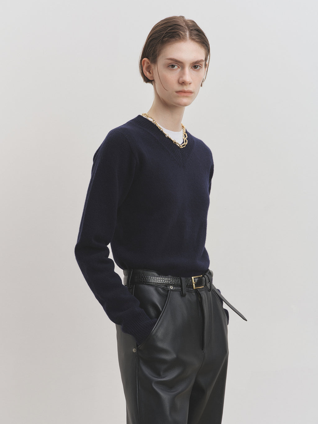 Tonywack - Cropped V-Neck Wool Sweater (Navy) product image 7 | TRAB K-Fashion Australia