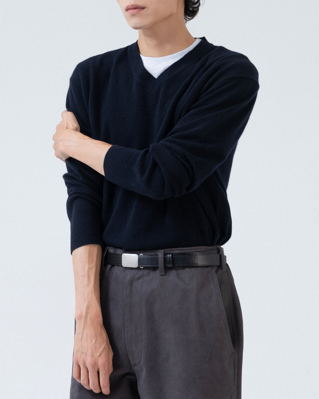 Brownyard - Extra Super Fine V Neck Knit (Dark Navy) product image 4 | TRAB K-Fashion Australia