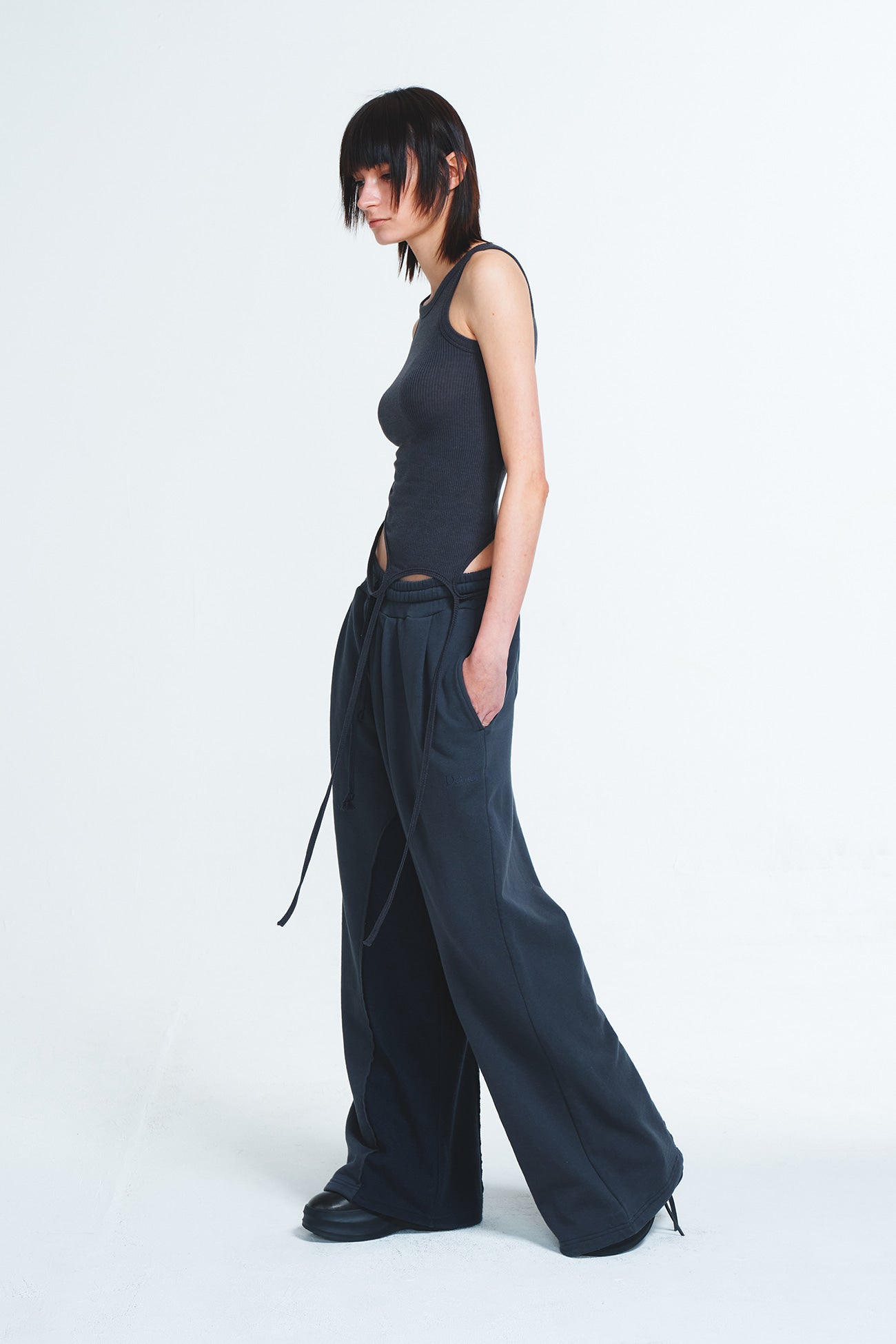Deinet - Reverse Cut Sweatpants (Charcoal) product image 6 | TRAB K-Fashion Australia