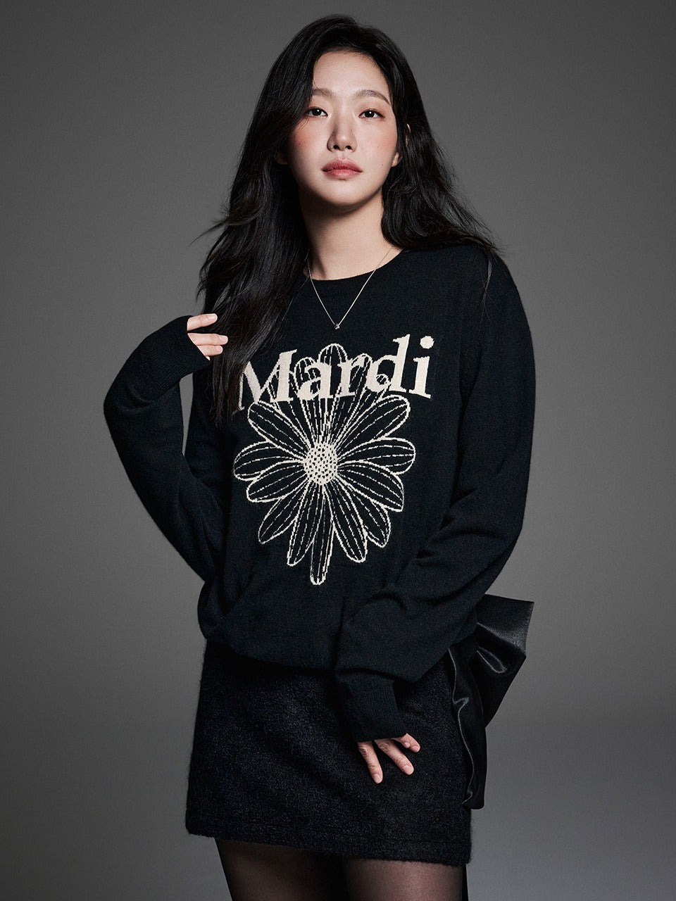 Mardi Mercredi - Cashmere Crew Neck Flowermardi (Black Cream) product image 1 | TRAB K-Fashion Australia