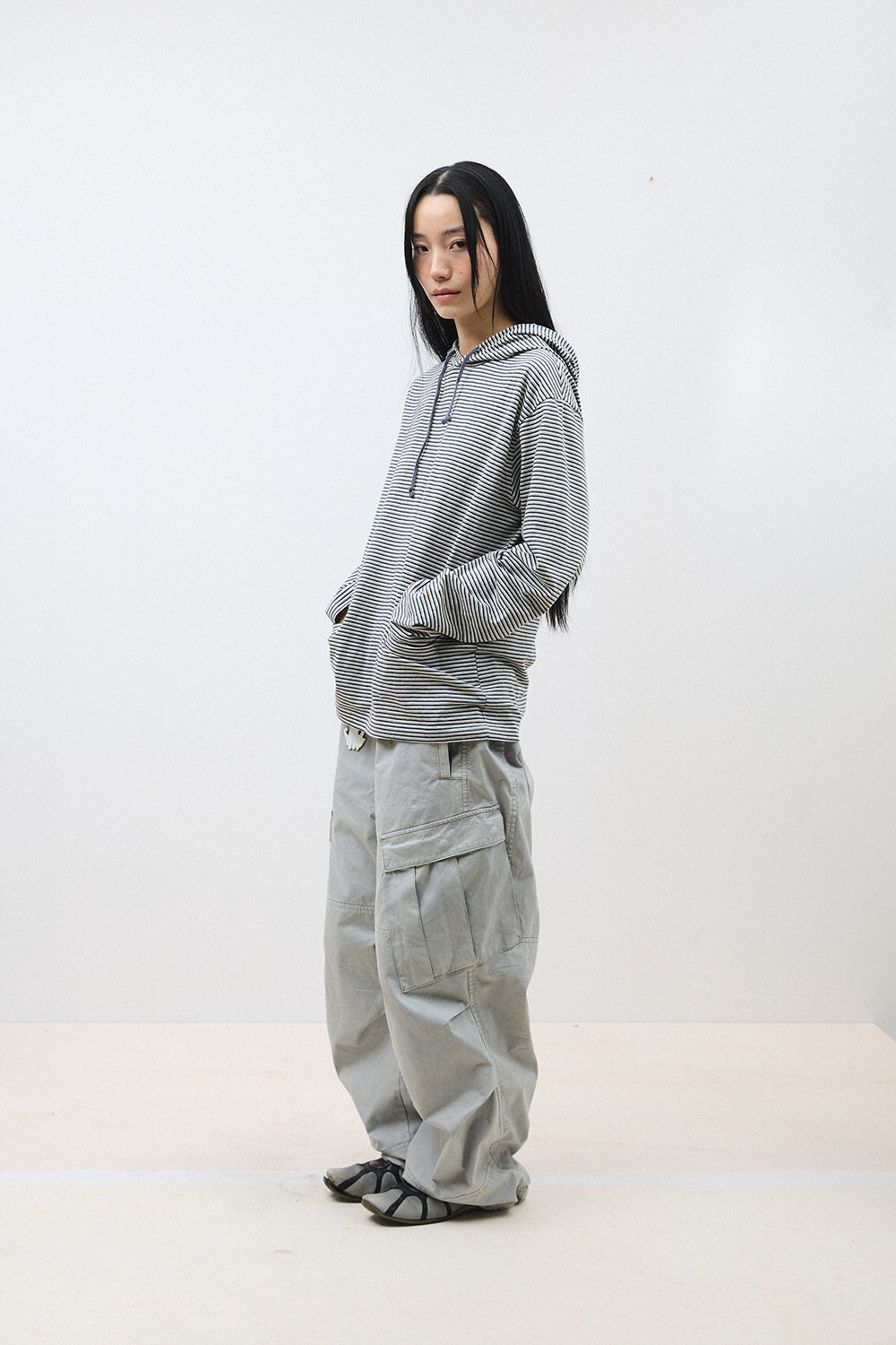 Hatchingroom - Stripe Hoodie (Grey) product image 4 | TRAB K-Fashion Australia