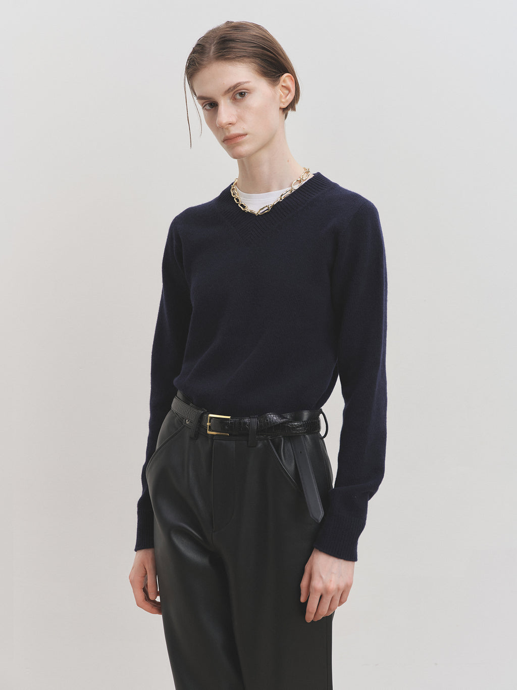 Tonywack - Cropped V-Neck Wool Sweater (Navy) product image 4 | TRAB K-Fashion Australia