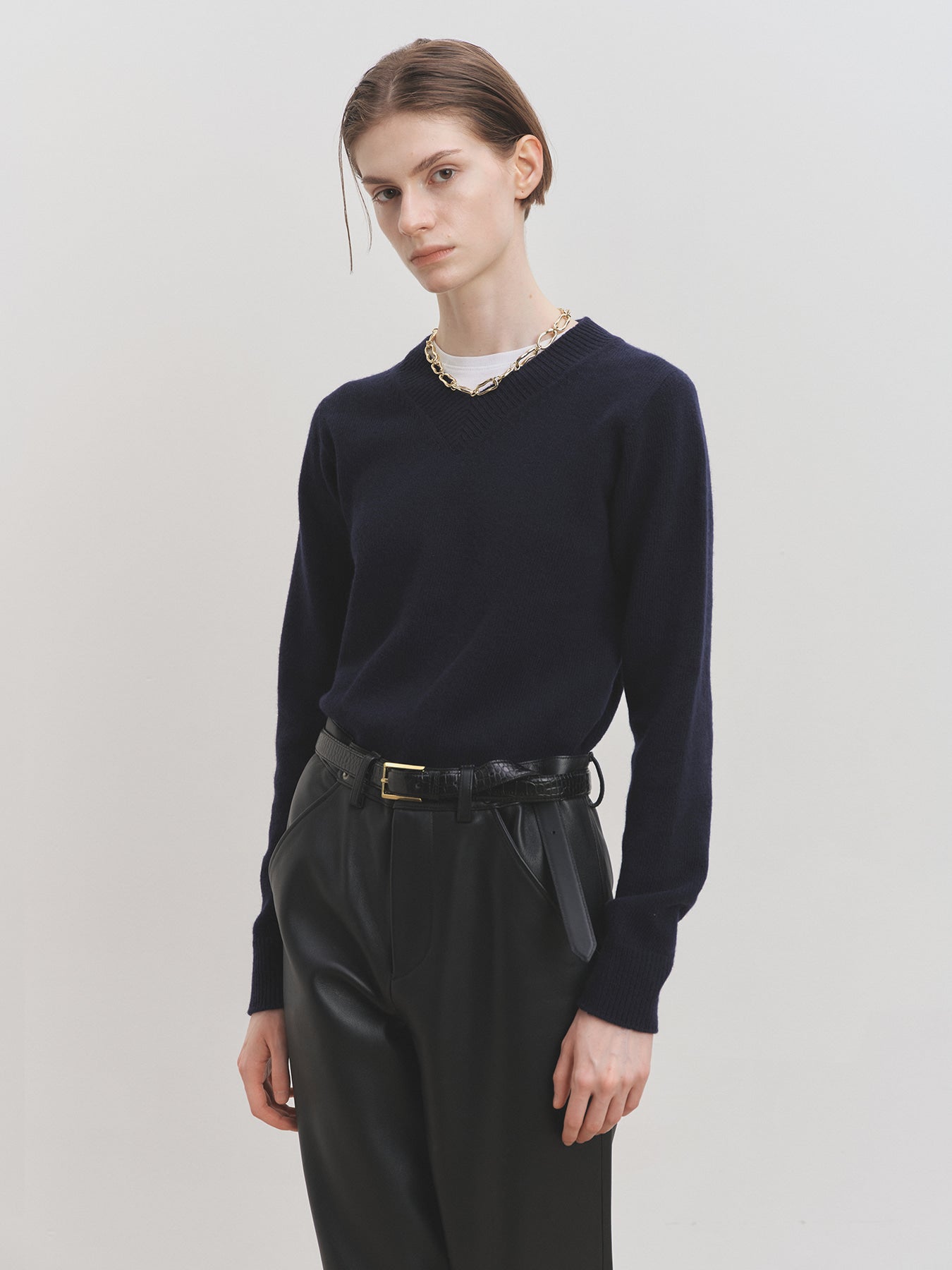 Tonywack - Cropped V-Neck Wool Sweater (Navy) product image 4 | TRAB K-Fashion Australia