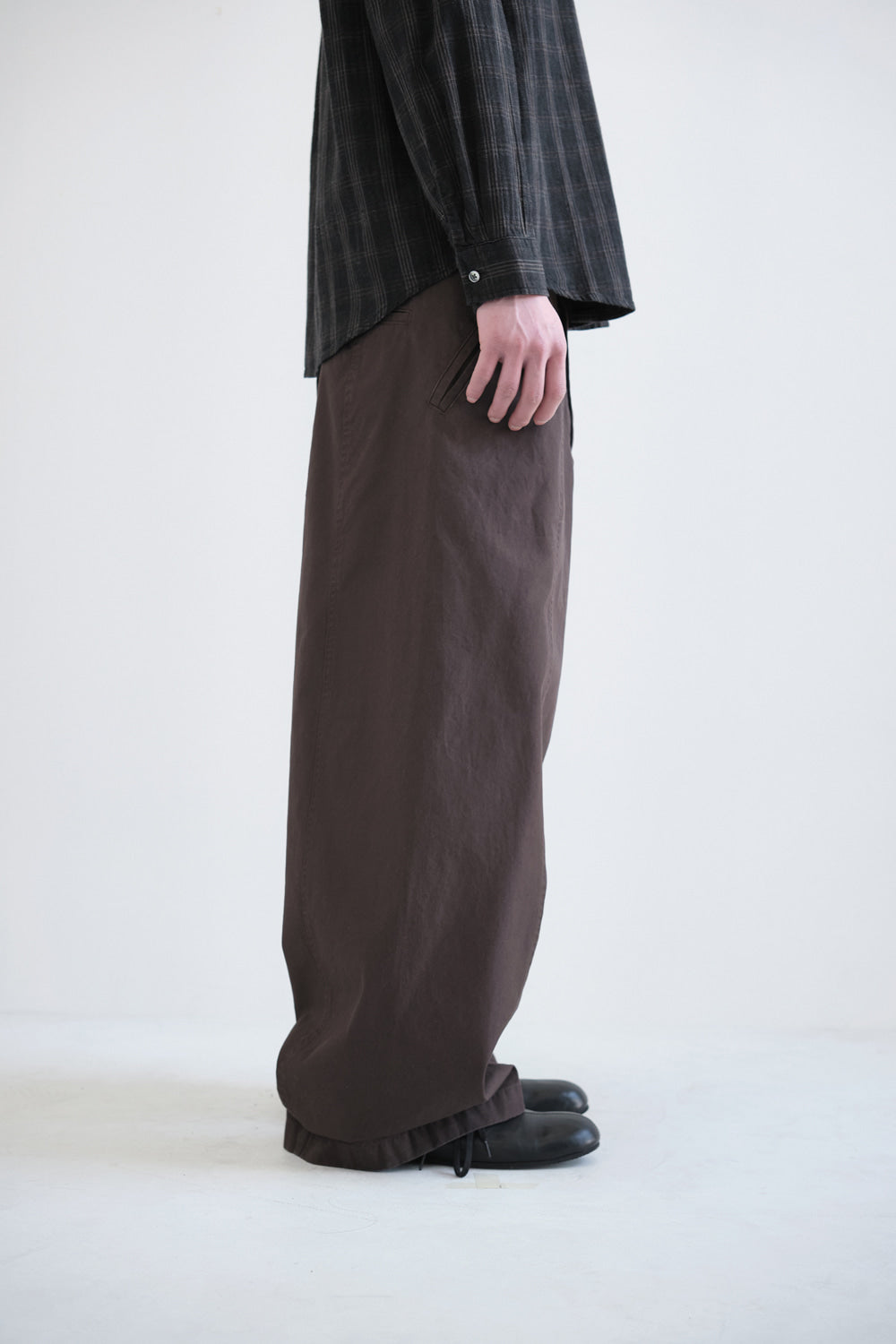 Hatchingroom - Slump Trousers (Dark Brown) product image 4 | TRAB K-Fashion Australia