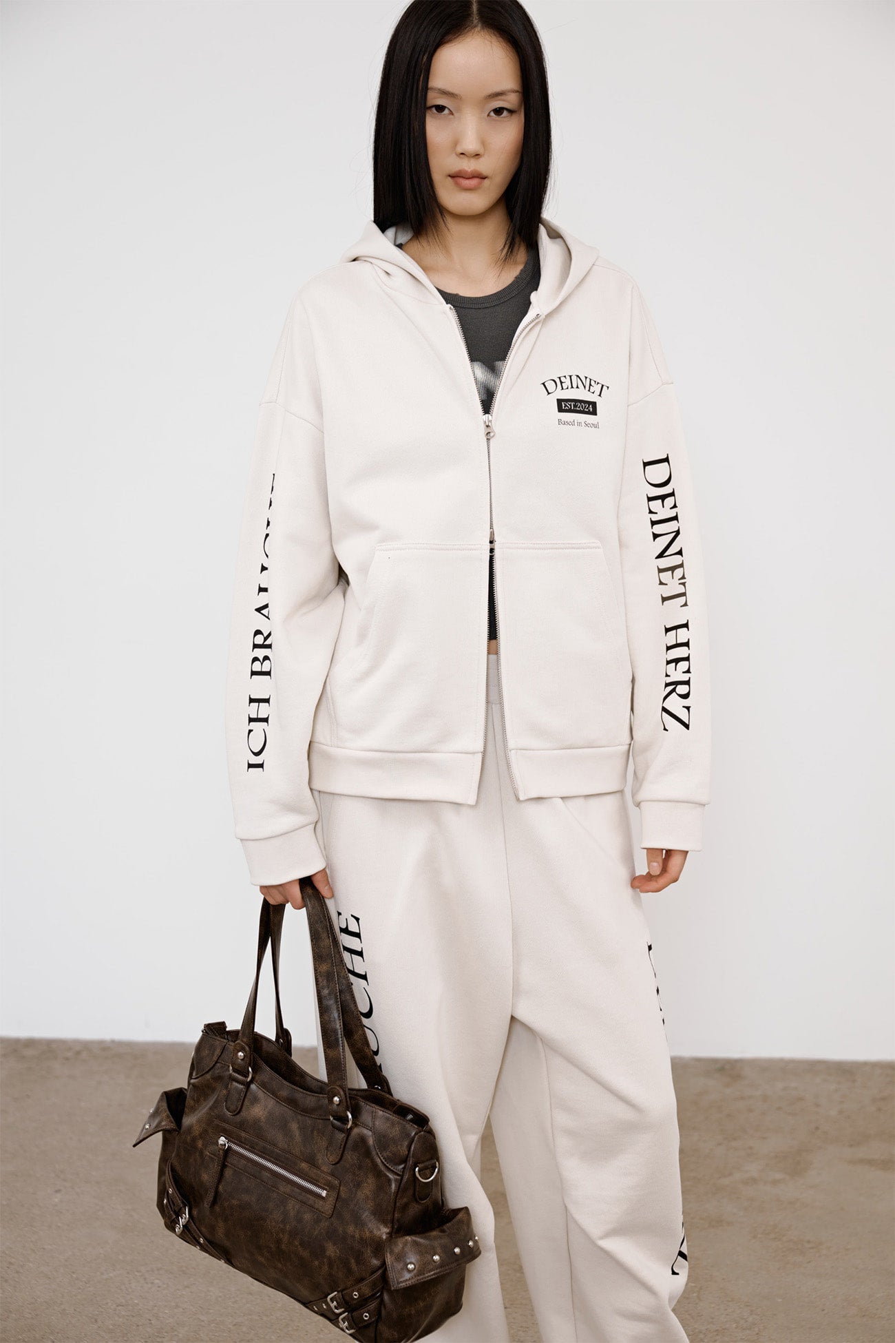Deinet - German Lettering Hoodie Zip-Up (Ivory) product image 8 | TRAB K-Fashion Australia