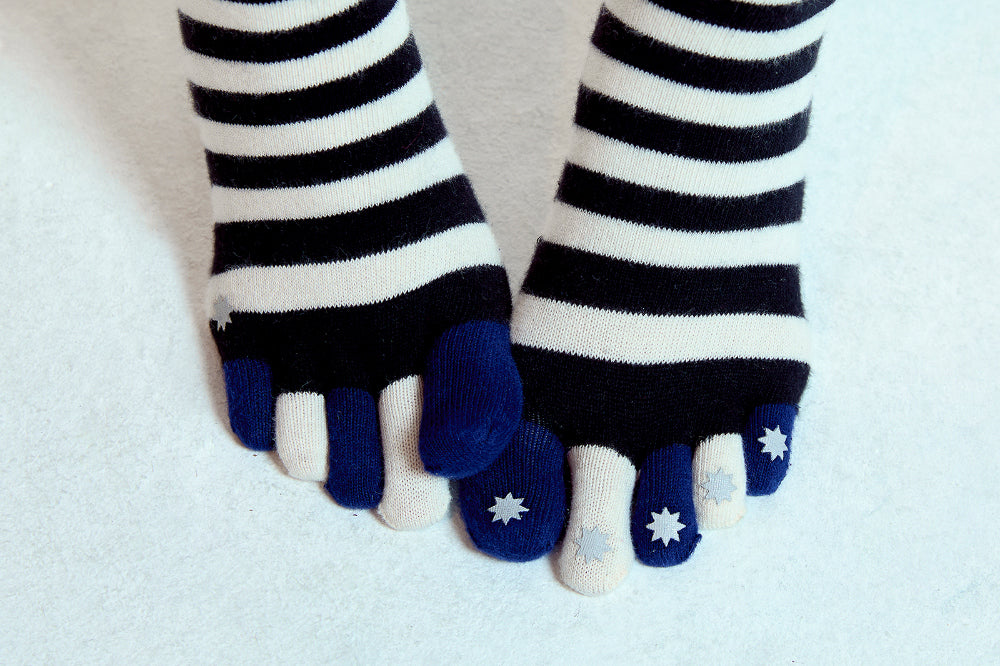 Coyseio - Stripe Five-Toe Socks (Black) product image 8 | TRAB K-Fashion Australia
