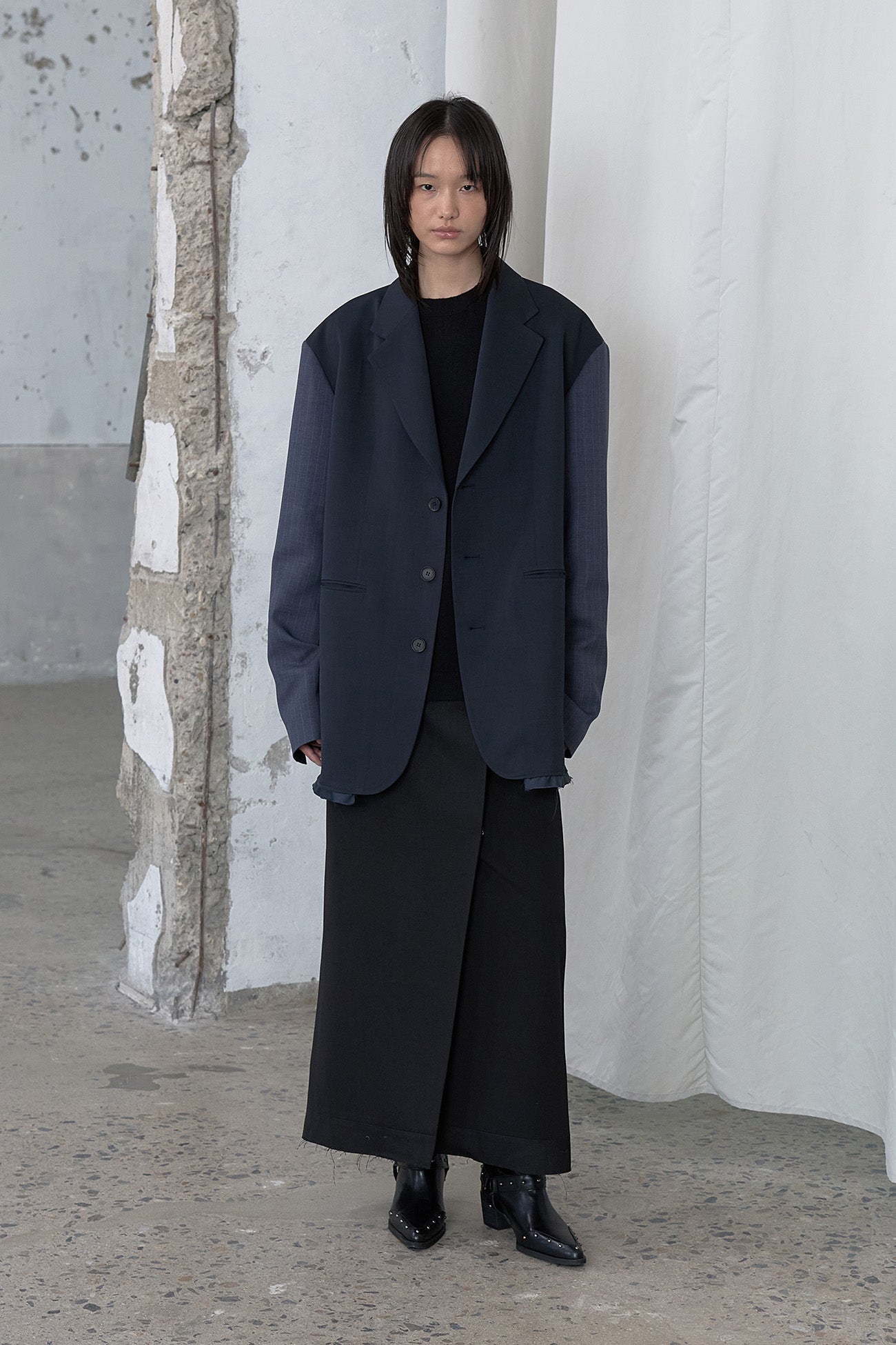 Deinet - Belt Long Raw Skirt (Black) product image 4 | TRAB K-Fashion Australia