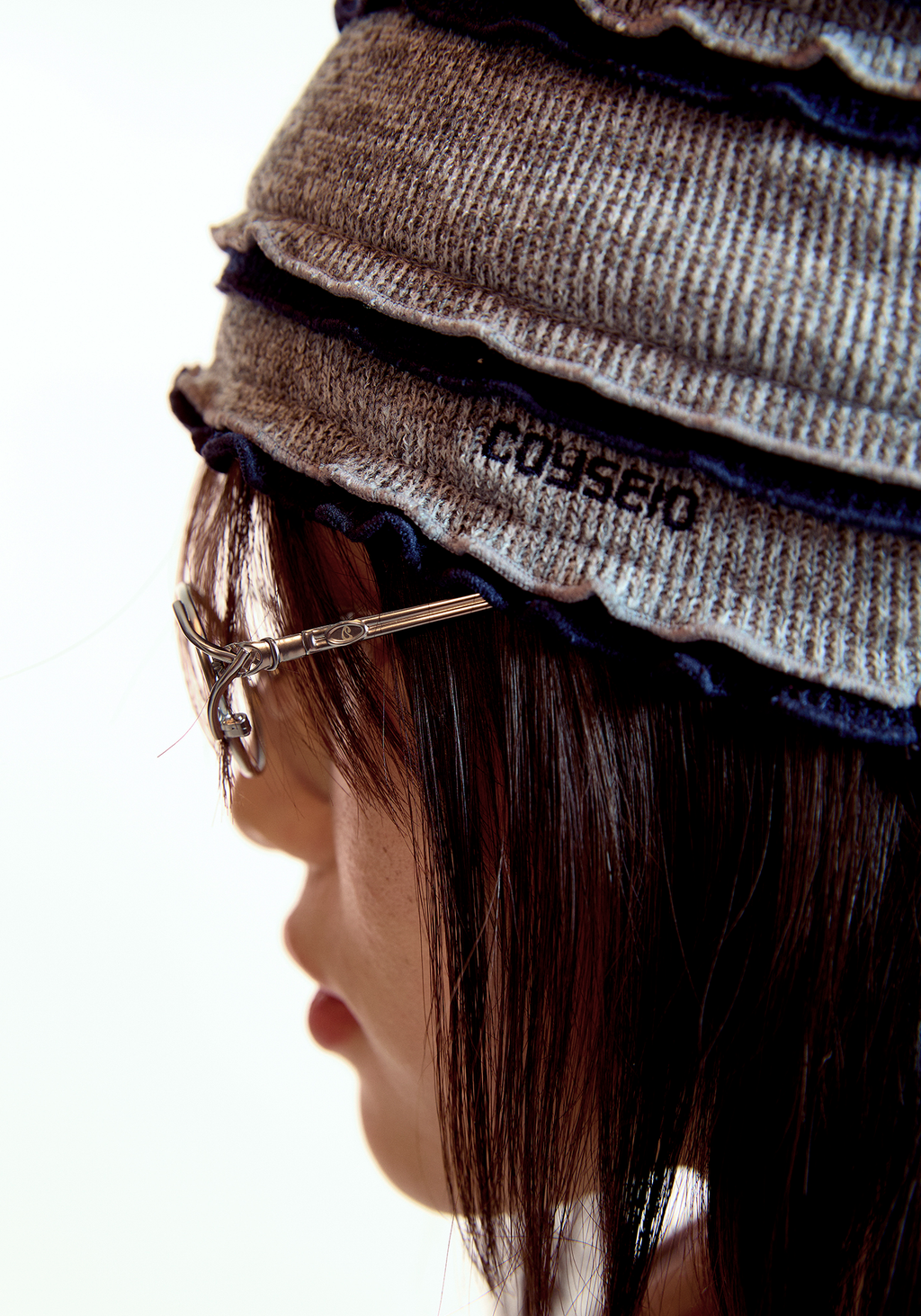 Coyseio - Coy Oval Glasses (Silver) product image 2 | TRAB K-Fashion Australia