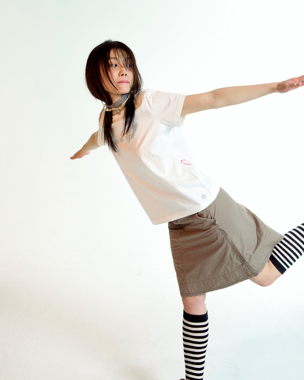 Coyseio - 사랑을 해라 T-Shirt (White) product image 7 | TRAB K-Fashion Australia
