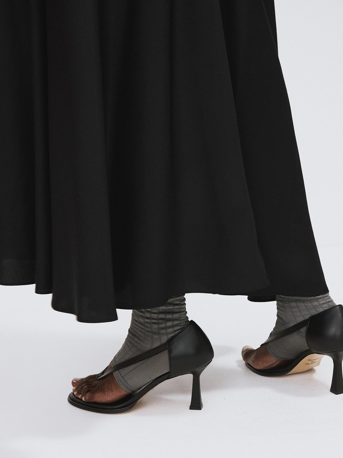 Recto - Fluid Long Skirt (Black) product image 4 | TRAB K-Fashion Australia