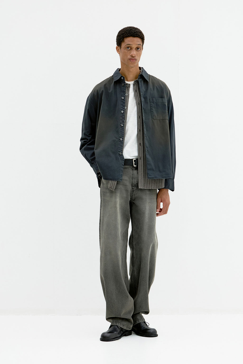 Coor - Washed Dyed Sun Faded Shirt (Washed Charcoal) product image 2 | TRAB K-Fashion Australia