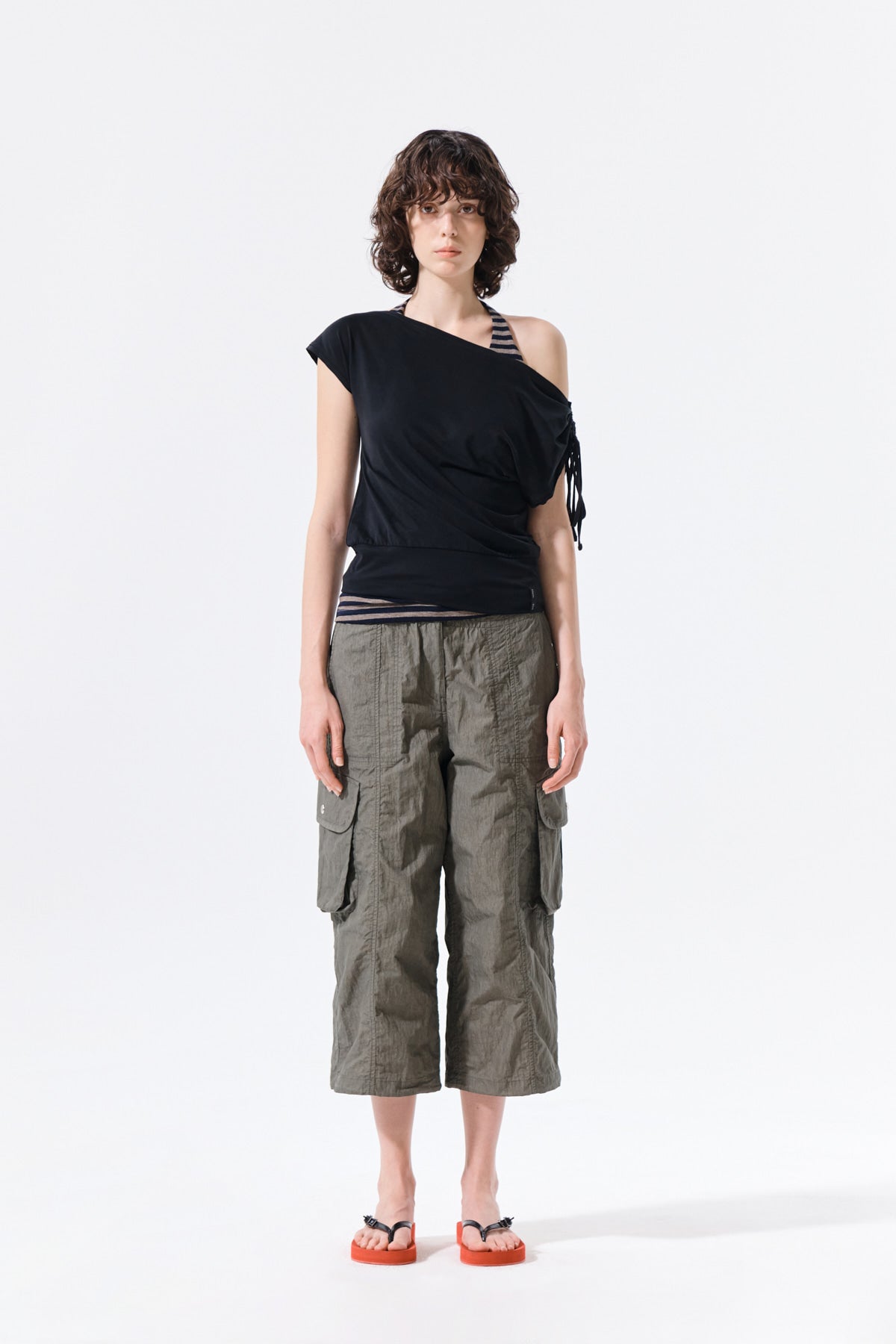 Matin Kim - Crinkle Capri Pants (Khaki) product image 11 | TRAB K-Fashion Australia