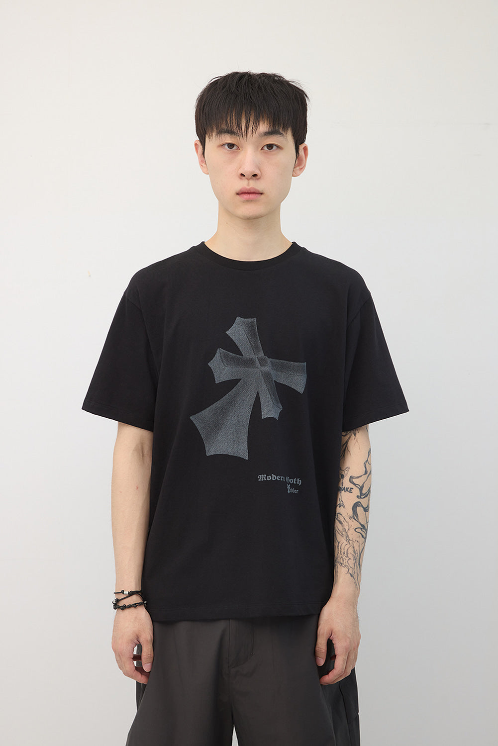Hatchingroom - Tabber Symbol Graphic T-shirt (Black) product image 14 | TRAB K-Fashion Australia