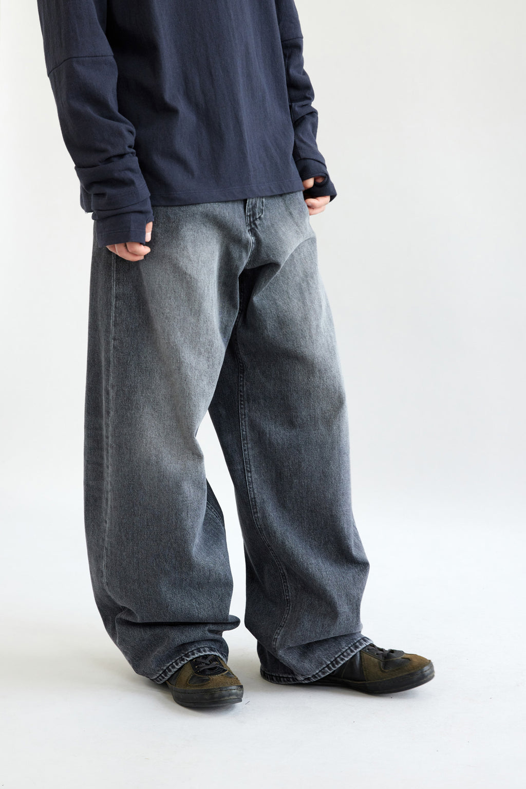 Hatchingroom - Wide Curve Jeans Washed (Black) product image 7 | TRAB K-Fashion Australia