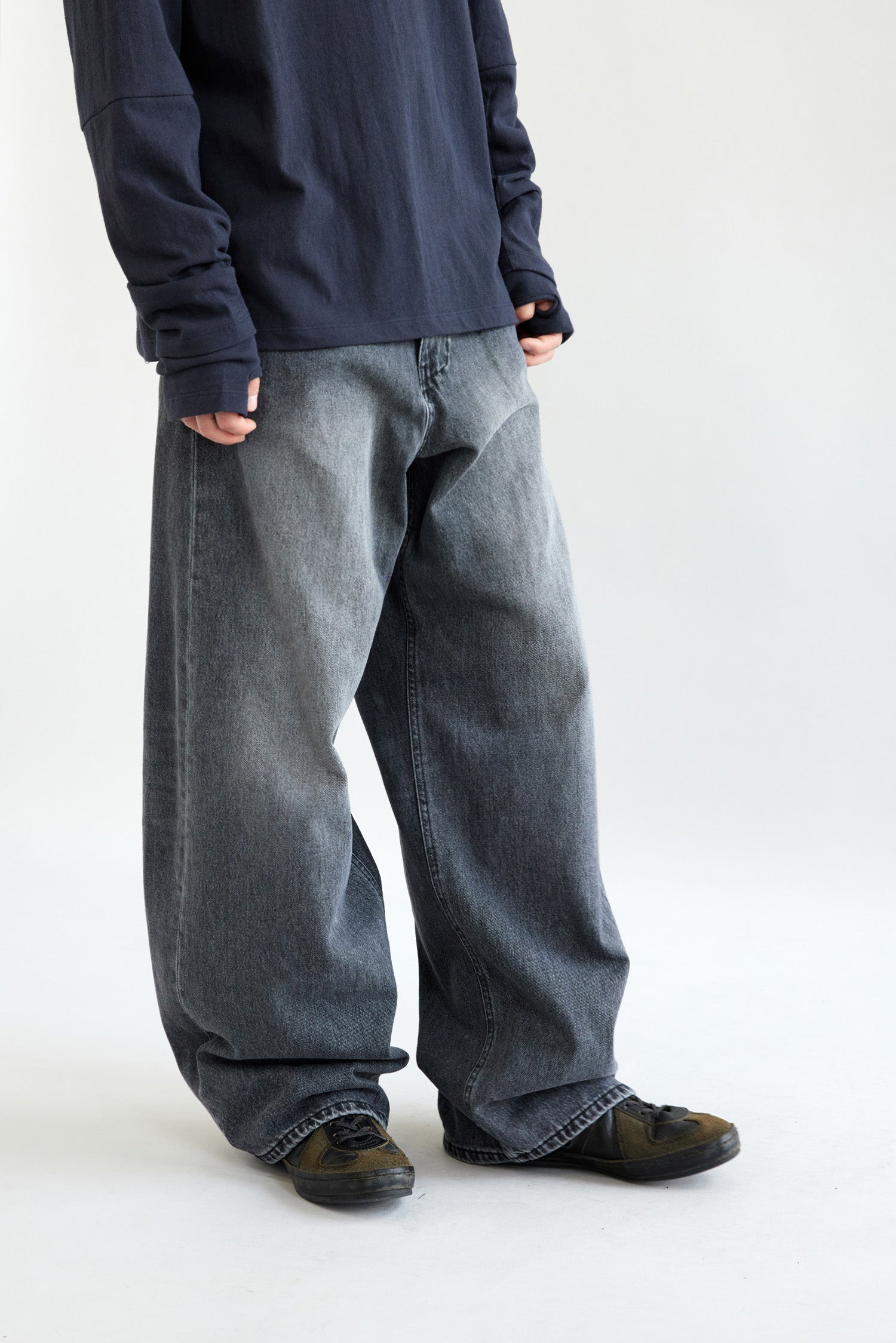 Hatchingroom - Wide Curve Jeans Washed (Black) product image 7 | TRAB K-Fashion Australia