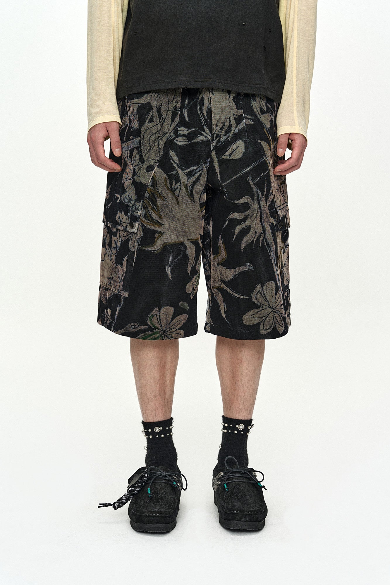 Andersson Bell - Flower Overlay Cargo Shorts (Black/Beige) product image 4 | TRAB K-Fashion Australia