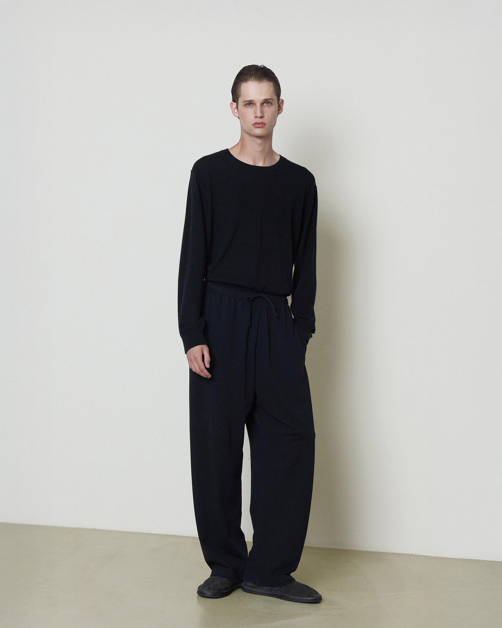 Brownyard - Super Light Cashmere Sweater (Black) product image 4 | TRAB K-Fashion Australia