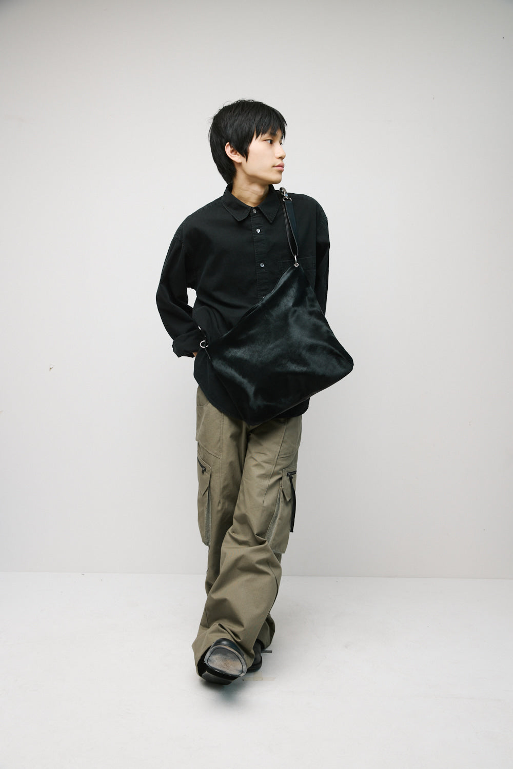 Hatchingroom - Archer Bag Calf & Lamb Skin (Black) product image 9 | TRAB K-Fashion Australia