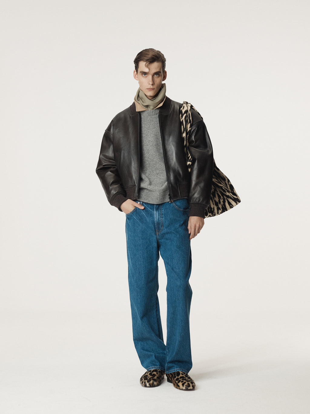 Recto - Vintage Effect Leather Bomber (Vintage Brown) product image 2 | TRAB K-Fashion Australia