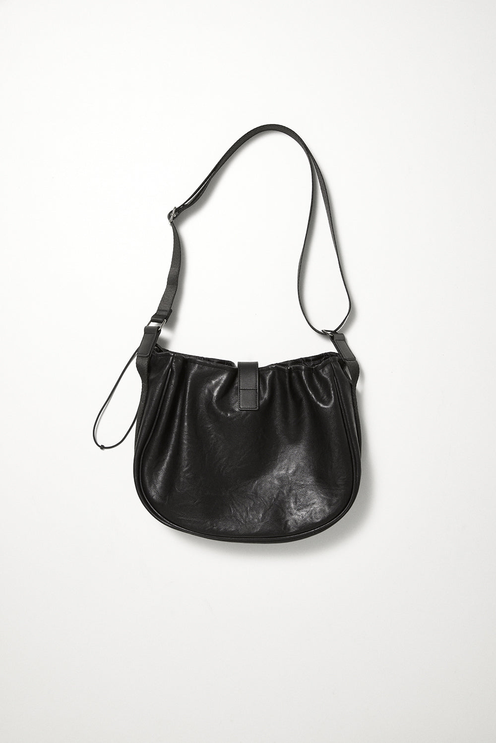 Hatchingroom - Wavy Bag Middle Faux Leather (Black) product image 2 | TRAB K-Fashion Australia
