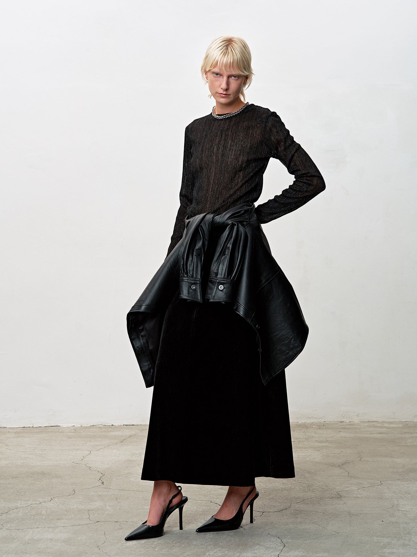 Tonywack - Velvet Flared Skirt (Black) product image 1 | TRAB K-Fashion Australia