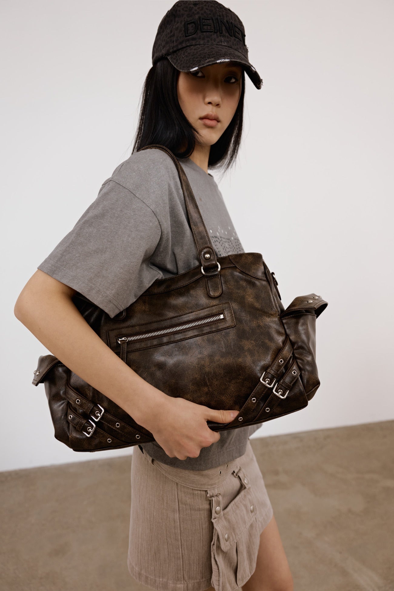 Deinet - Stud Pocket Big Bag (Burgundy) product image 3 | TRAB K-Fashion Australia