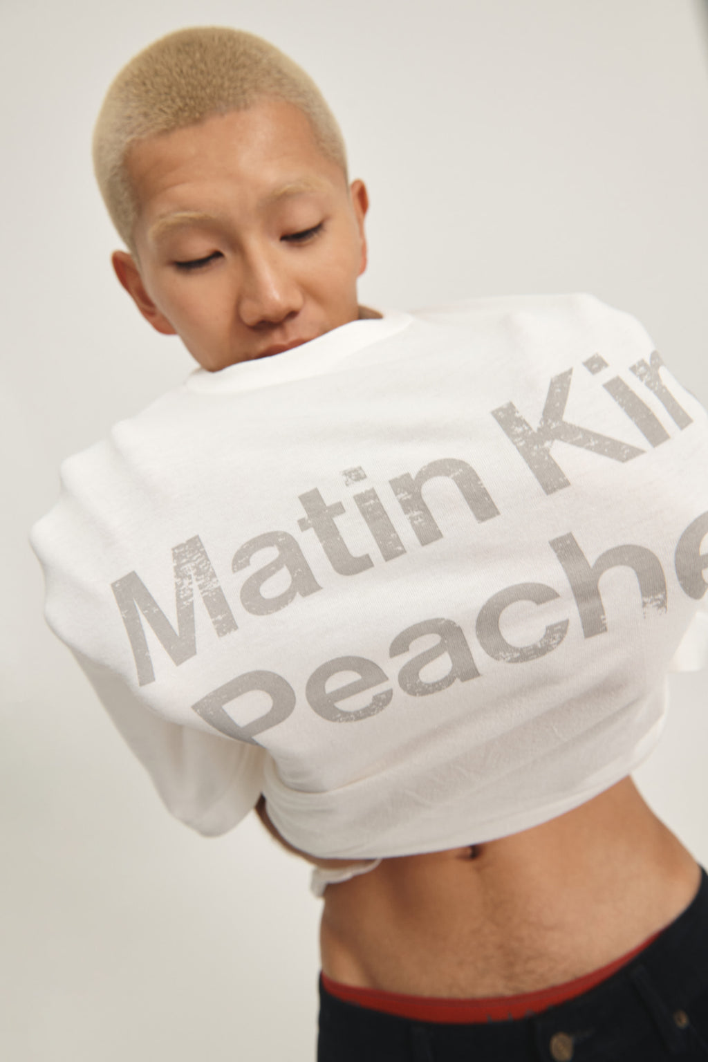 Matin Kim - Peaches Logo Graphic Top (White) product image 1 | TRAB K-Fashion Australia