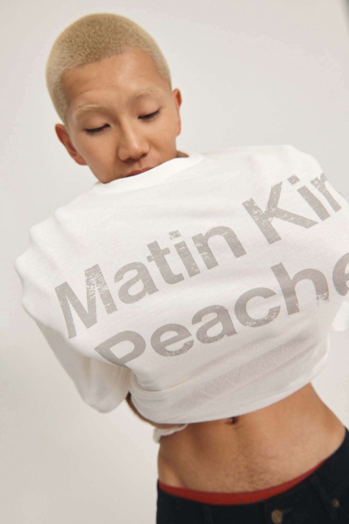 Matin Kim - Peaches Logo Graphic Top (White) product image 1 | TRAB K-Fashion Australia
