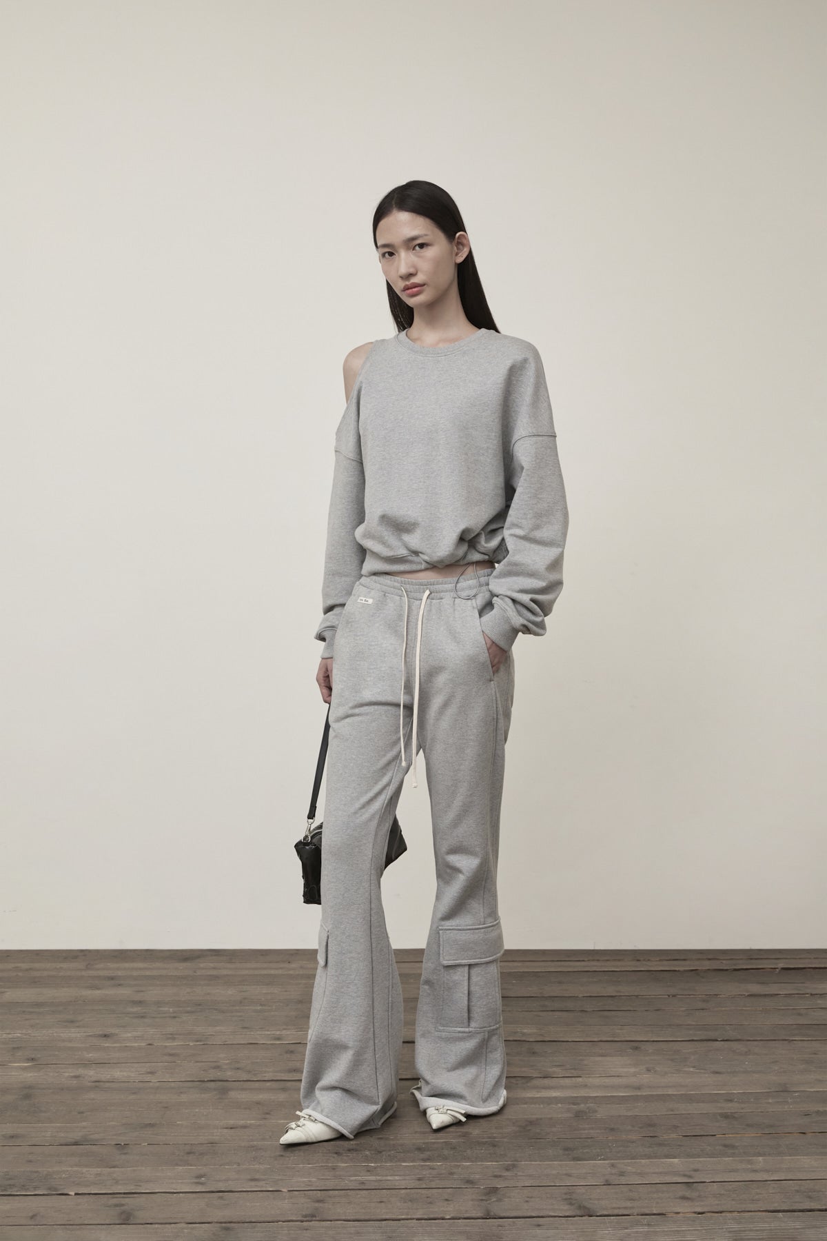 Matin Kim - Boots Cut Slim Cargo Sweatpants (Grey) product image 8 | TRAB K-Fashion Australia