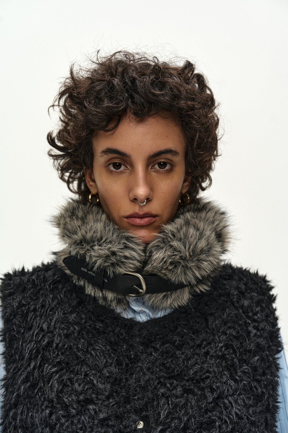 Andersson Bell - Unisex Reversible Collarless Fur Vest (Black) product image 11 | TRAB K-Fashion Australia