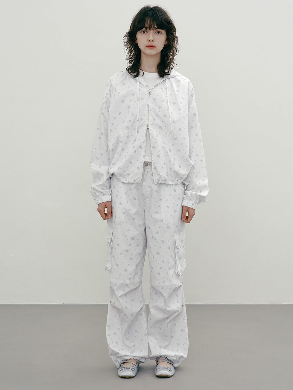 Margarin Fingers - Floral Cargo Pants (White) product image 1 | TRAB K-Fashion Australia